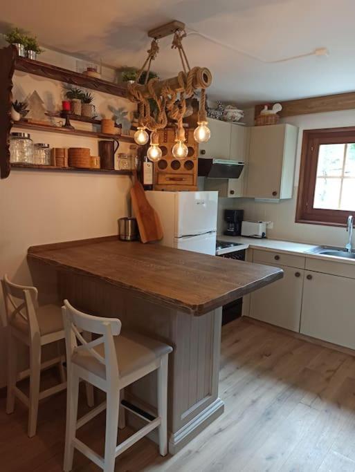 Cozy Apartment In The Heart Of The Alps 代堡 外观 照片